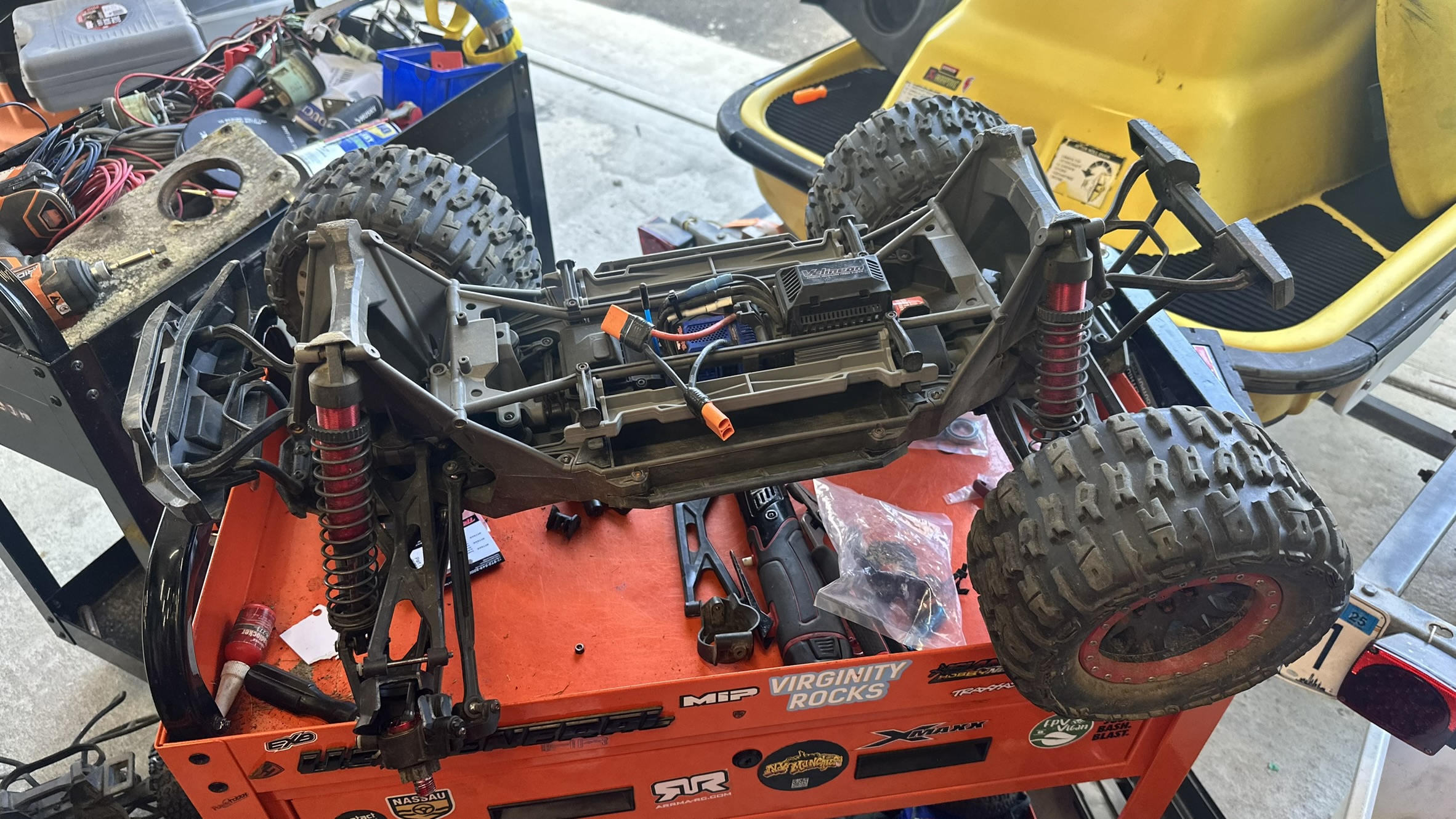 Broken Xmaxx